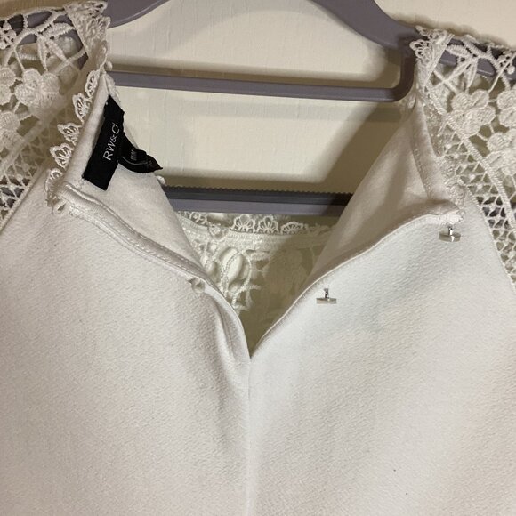 RW & CO Women's White Sleeveless Crochet Lace Trim Top Blouse Size M - Picture 6 of 9